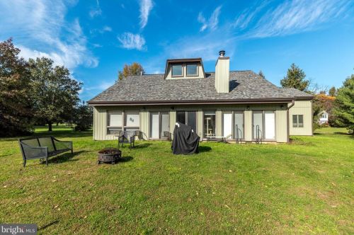 5802 Belmont Manor Dr, Pipersville, PA 18947-1126