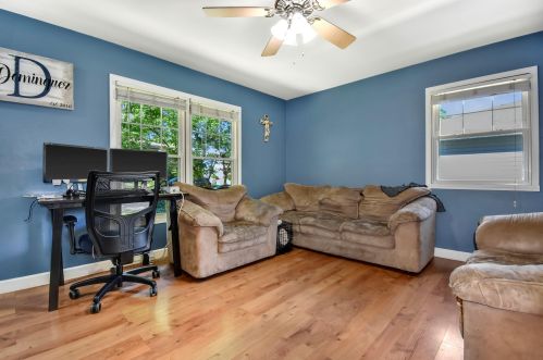 10329 Dean Rd, Milwaukee, WI 53224-2343