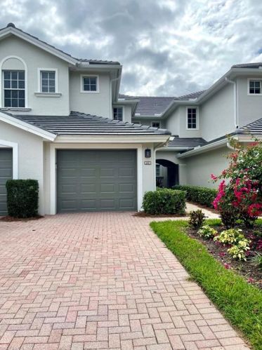9211 Palmetto Ridge Dr, Bonita Springs, FL 34135-8184
