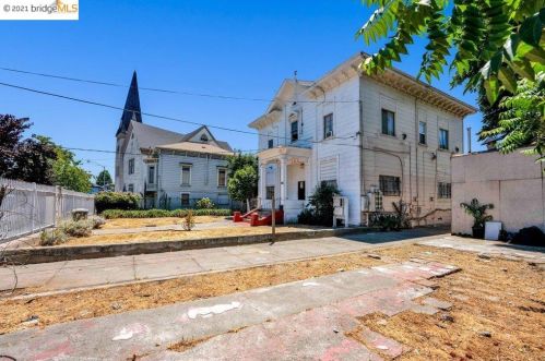 1521 9th St, Oakland CA  94607-1977 exterior