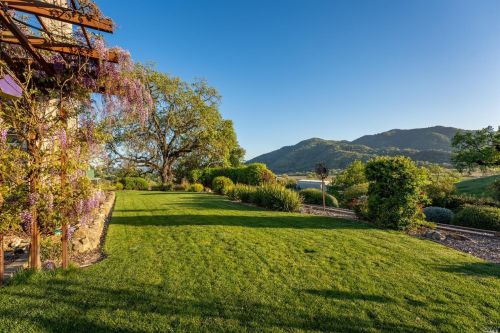 858 Sanel Dr, Ukiah CA  95482-9604 exterior