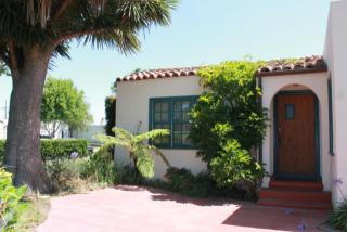 45 Alameda Ave, Salinas, CA 93901-4114