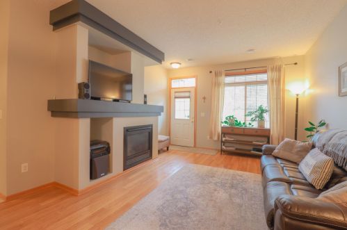 2530 49th St, South Saint Paul, MN 55076-1158