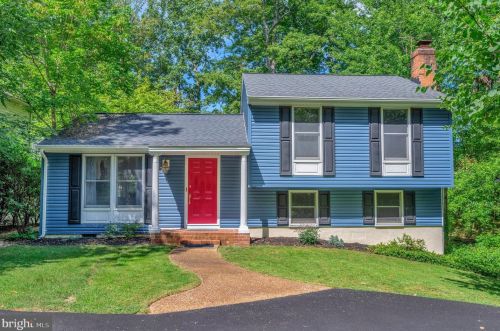 2911 Lakeview Pkwy, Locust Grove, VA 22508-5725