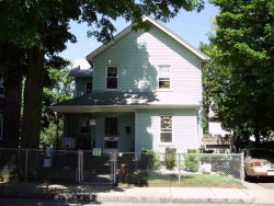 11 Middle St, Newton, MA 02458-1319