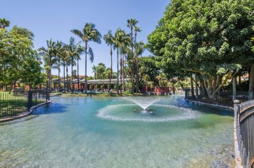 17 Malaga Pl, Manhattan Beach CA  90266-0072 exterior