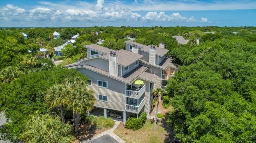 7 Seagrove Ln, Isle Of Palms, SC 29451-2808