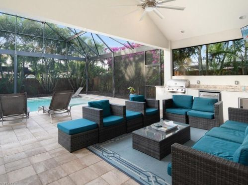 581 96th Ave, Naples, FL 34108-2460