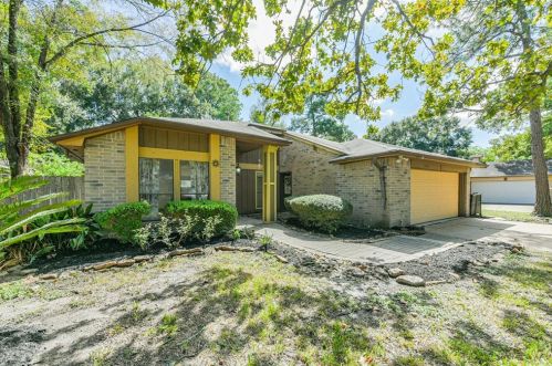 2910 Twin Knolls Dr, Humble, TX 77339-1204