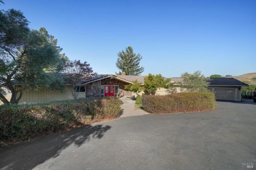 5011 Pressley Rd, Santa Rosa, CA 95404-9517