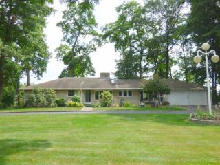 1629 Jefferson Blvd, Mishawaka, IN 46545-7103