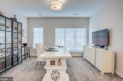 18285 Mullfield Village Ter, Leesburg VA  20176-7466 exterior