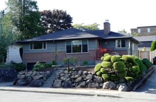 5116 Genesee St, Seattle, WA 98116-3925