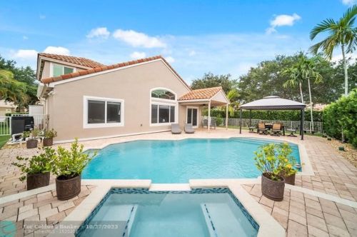 1277 144th Ter, Hollywood FL  33028-2925 exterior