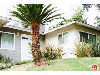 1622 Crestmont Dr, Bakersfield, CA 93306-4217