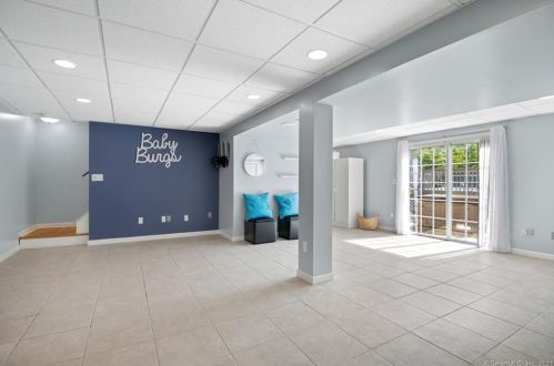 80 Settlers Ridge Rd, Milford CT  06460-3772 exterior