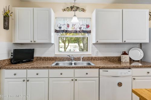 2002 Ivy Dr, Cocoa FL 32922-5439 exterior