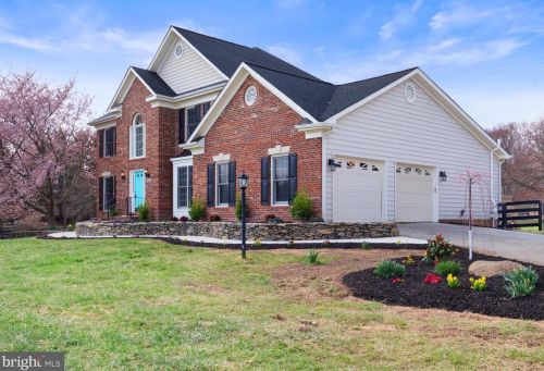19527 Yellow Schoolhouse Rd, Round Hill, VA 20141-2043