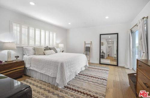 3351 Wrightwood Dr, North Hollywood CA  91604-3939 exterior