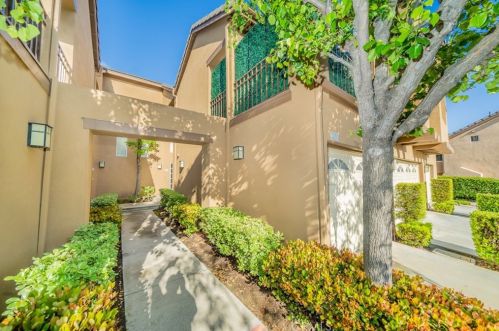 1203 Country Glen Way, Anaheim, CA 92808-2616