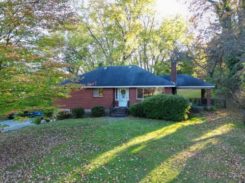 3278 Hardies Rd, Gibsonia, PA 15044-8431
