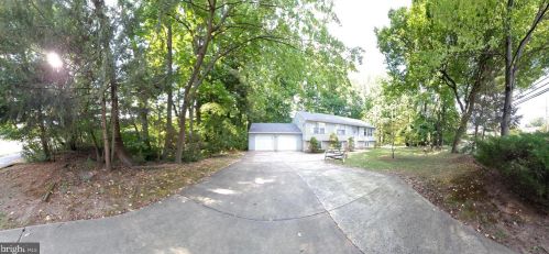 8275 Maple Ave, Camden, NJ 08109-3378