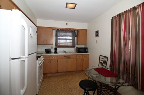 7200 Lakefield Dr, Milwaukee WI  53219-4024 exterior