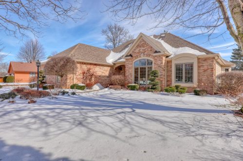 780 Willow Ln, Hartford, WI 53027-2300
