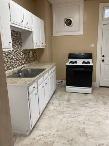 612 18th Ave, Whitaker PA  15120-2502 exterior