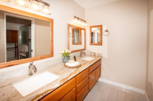 17977 Avenida Alozdra, San Diego CA 92128-1570 exterior