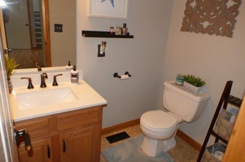 3104 Sugarberry Ln, New Castle PA  16105-1382 exterior