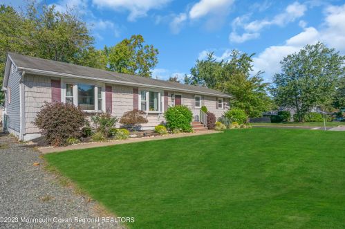 108 Manhattan St, Jackson Twp, NJ 08527-2537