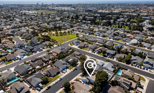 8411 Norfolk Dr, Huntington Beach CA  92646-4420 exterior