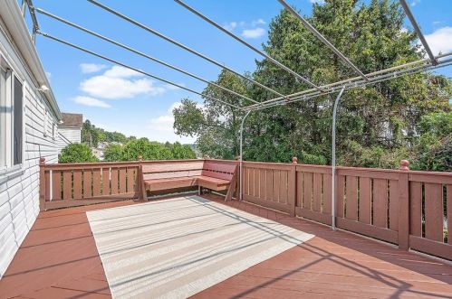 1664 Nash Ave, Pittsburgh PA 15235-2332 exterior