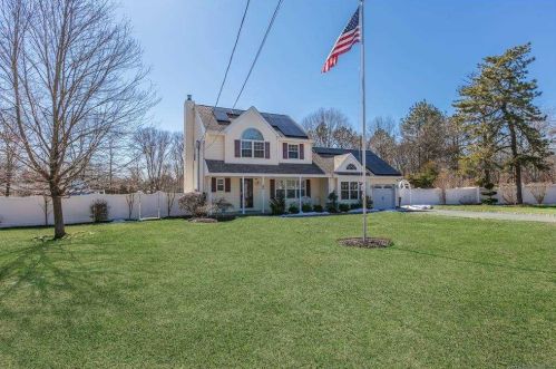 30 Tarpon Ln, South Setauket, NY 11720-3014