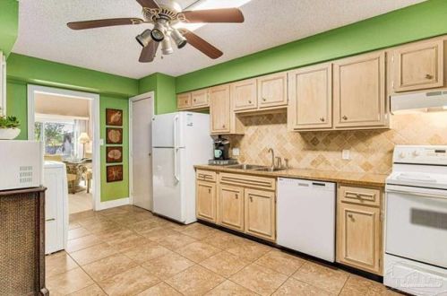 4810 Huron Dr, Pensacola FL  32507-8739 exterior