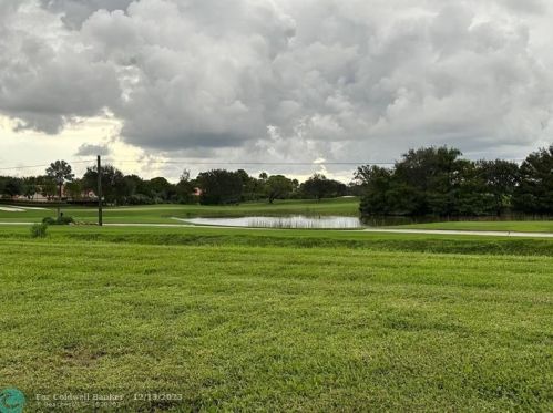 8036 Summer Shores Dr, Delray Beach FL  33446-3475 exterior