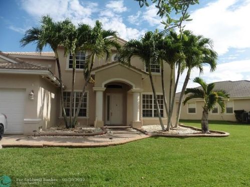 14821 54th St, Hollywood, FL 33027-3682
