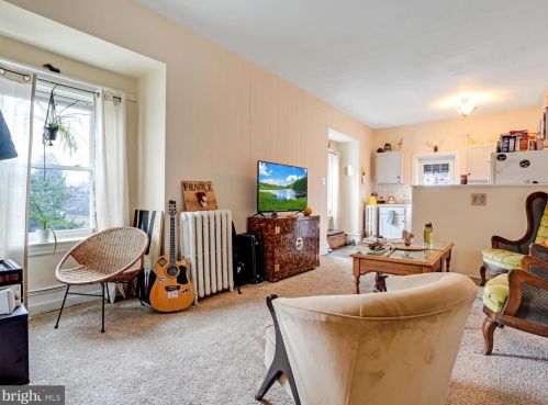 365 College Ave, Lancaster PA 17603-3319 exterior