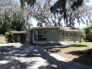 613 Lake Shore Dr, Maitland, FL 32751-3213