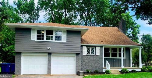 801 Meetinghouse Ct, Riverton NJ  08077-3325 exterior