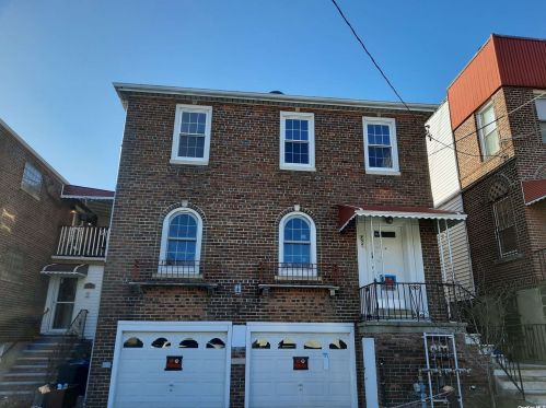 754 236th St, Bronx, NY 10466-1718