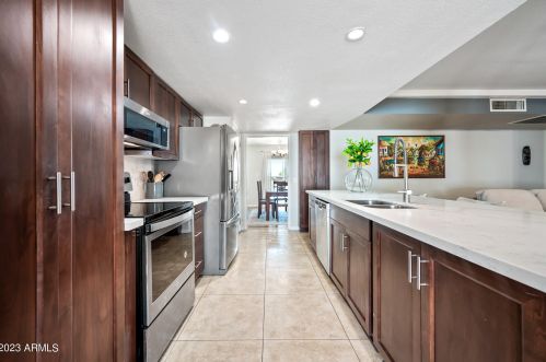 13229 8th Ave, Phoenix AZ  85029-1808 exterior