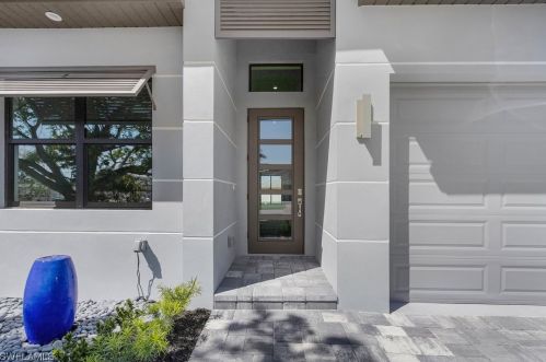 555 103rd Ave, Naples FL  34108-3218 exterior