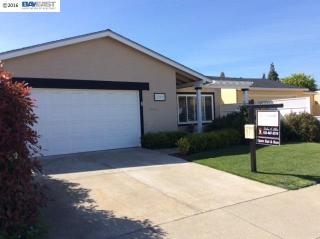 2343 Goldcrest Cir, Pleasanton CA  94566-5430 exterior