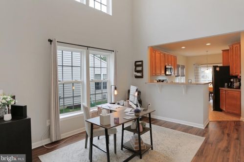 302 Maple Dr, Hanover PA 17331-9417 exterior