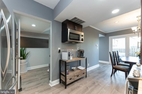 281 Chelsea Cir, Newtown Square PA  19073-2104 exterior