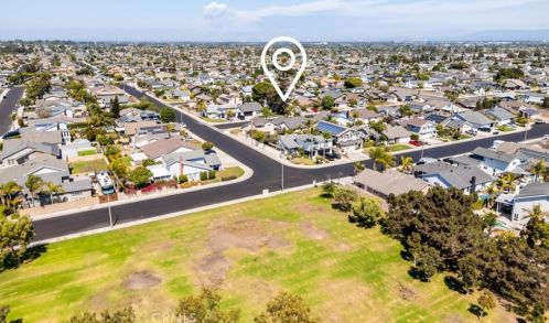 8411 Norfolk Dr, Huntington Beach CA  92646-4420 exterior