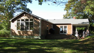 1095 Goose Creek Ln, Southold, NY 11971-3509