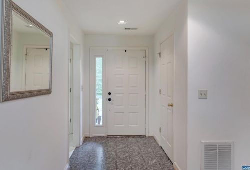 20 Kiowa Ln, Bybee, VA 22963-3141